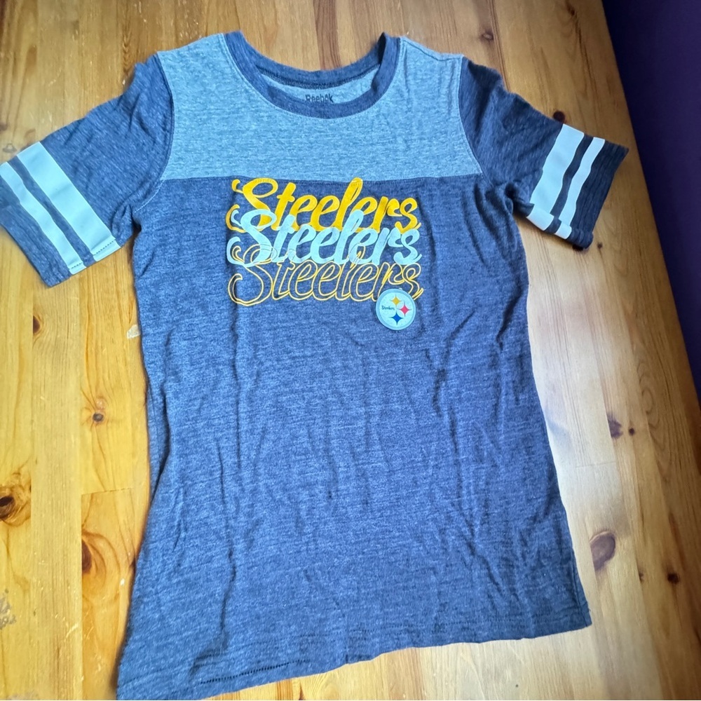 Reebok Pittsburgh Steelers Tshirt size women’s small